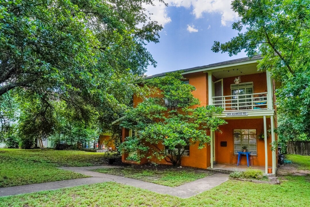 1401 Ashwood Rd in Austin, TX - Foto de edificio