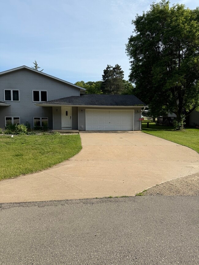 W6527 Woodhaven Cir in Wautoma, WI - Building Photo - Building Photo