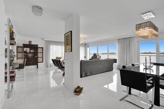 286 Bal Bay Dr in Bal Harbour, FL - Building Photo - Building Photo