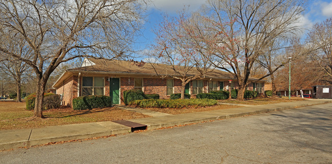 Richland Village in Columbia, SC - Foto de edificio - Building Photo