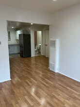 212 S E St in Santa Rosa, CA - Foto de edificio - Building Photo