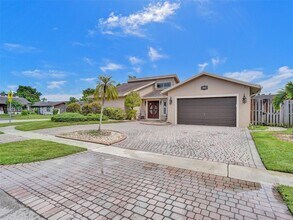 9700 NW 33rd St in Sunrise, FL - Building Photo - Building Photo