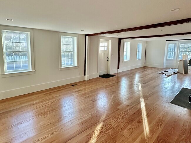 2318 Mill Plain Rd in Fairfield, CT - Building Photo - Building Photo