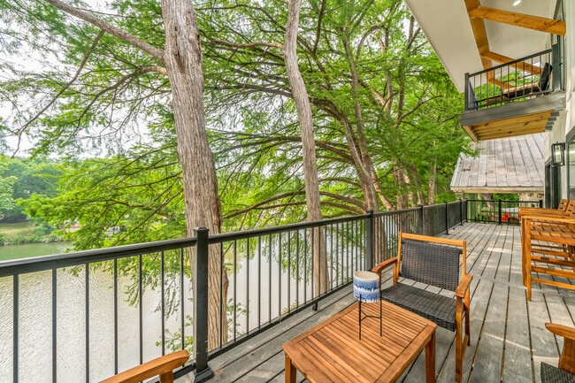 6786 River Rd in New Braunfels, TX - Building Photo - Building Photo