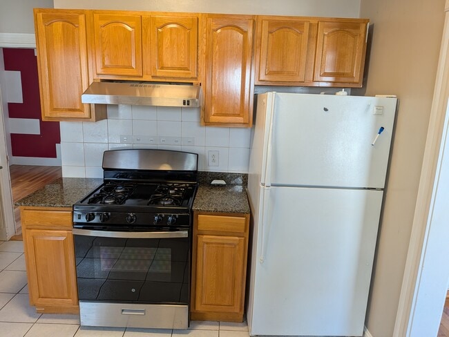 12 Newbern Ave, Unit 2 in Medford, MA - Building Photo - Building Photo