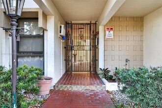 1600 S Le Jeune Rd in Miami, FL - Building Photo - Building Photo