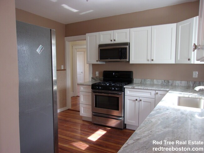 12 Melton Rd in Boston, MA - Building Photo - Building Photo