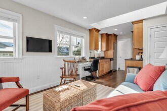 24 Gull Rock Rd in Madison, CT - Foto de edificio - Building Photo