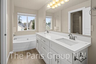 16825 SE 260th St in Covington, WA - Building Photo - Building Photo