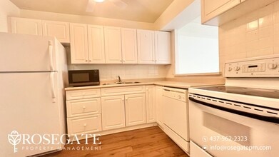 18 Holborn Ct in Kitchener, ON - Building Photo - Building Photo