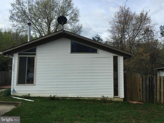 12726 Torrington St in Woodbridge, VA - Building Photo - Building Photo