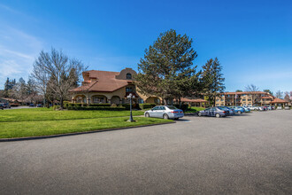 Redwood Retirement Senior Independent Living in Napa, CA - Building Photo - Building Photo