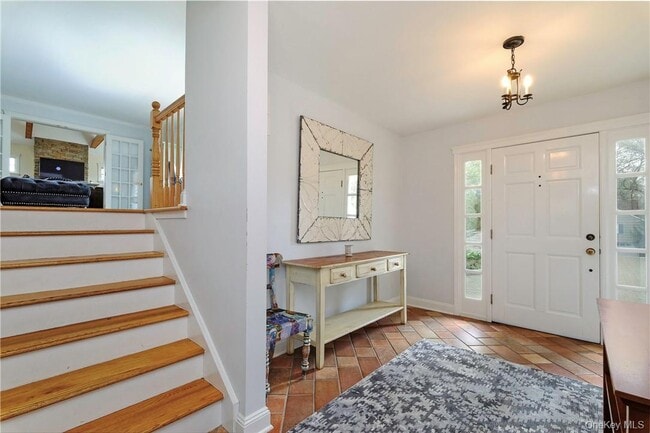 38 Shadow Ln in Mamaroneck, NY - Building Photo - Building Photo