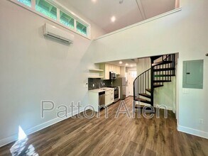 10-10 Riverview Dr in Asheville, NC - Foto de edificio - Building Photo