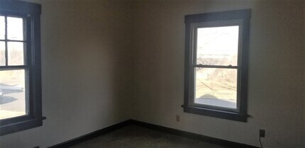 911 Camden Ave SW, Unit 1 in Canton, OH - Building Photo - Building Photo
