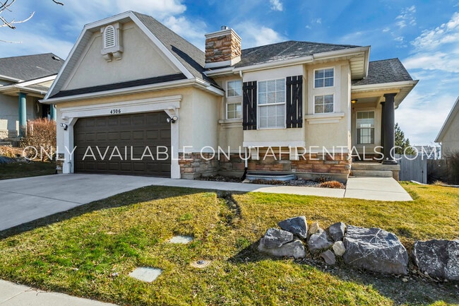 property at 4306 N Chestnut Oak Dr