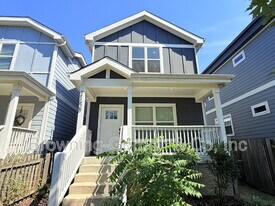 2160B Whitney Ave in Nashville, TN - Building Photo