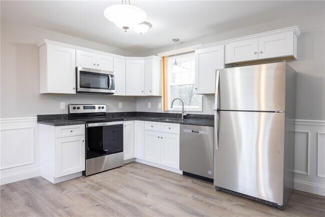 6 Mainella St in North Providence, RI - Building Photo - Building Photo