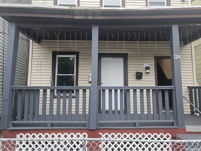 124 Lyon St, Unit 3