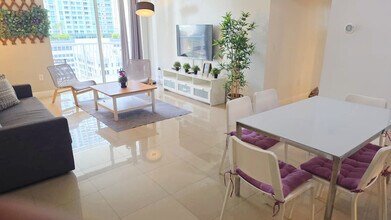 1 SE 12th St, Unit SI FL18-ID1022221P in Miami, FL - Foto de edificio - Building Photo