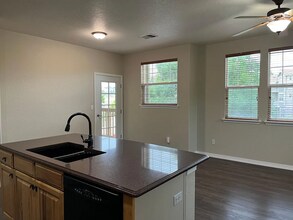 15455 Canyon Rim Dr, Unit 207 in Englewood, CO - Foto de edificio - Building Photo