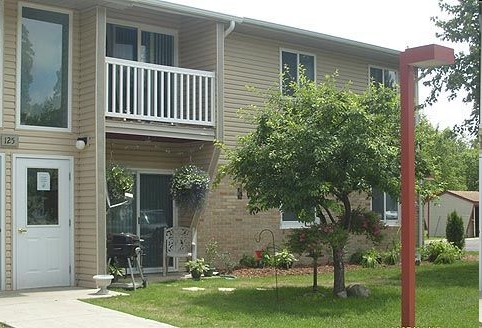 Rivercrest Apartments in Croswell, MI - Building Photo - Building Photo