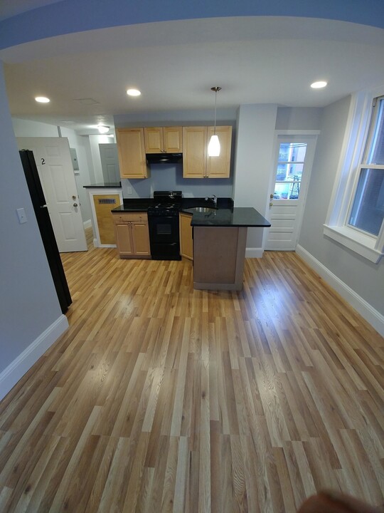 284 Hanover St, Unit 2 in Boston, MA - Building Photo