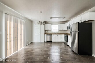 9710 Evanwood Ct in Louisville, KY - Building Photo - Building Photo