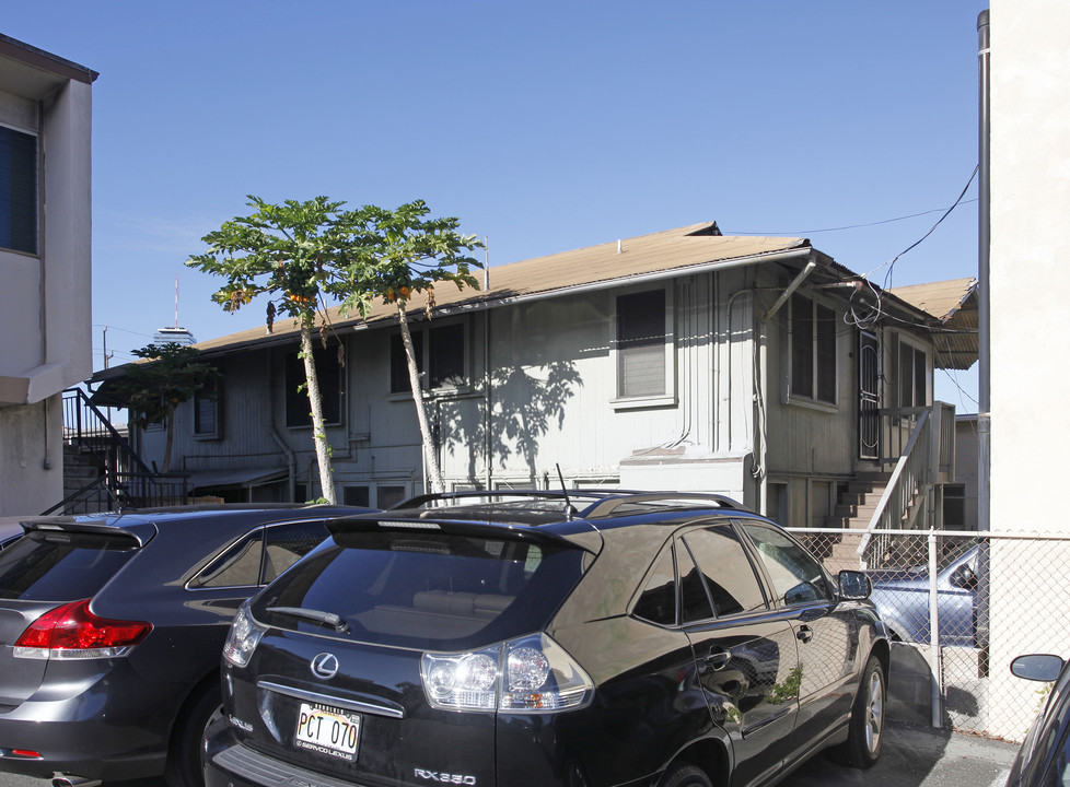 1915 S King St in Honolulu, HI - Building Photo