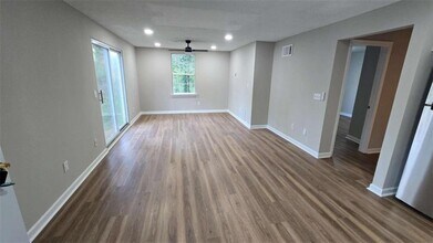 3025 Mangum Dr in Cumming, GA - Building Photo - Building Photo