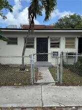 901 SW 5th Ave in Miami, FL - Building Photo - Building Photo