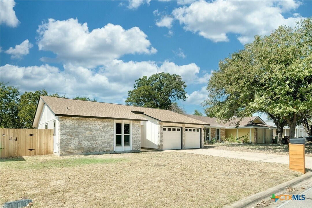 1702 Wagon Gap Dr in Round Rock, TX - Building Photo