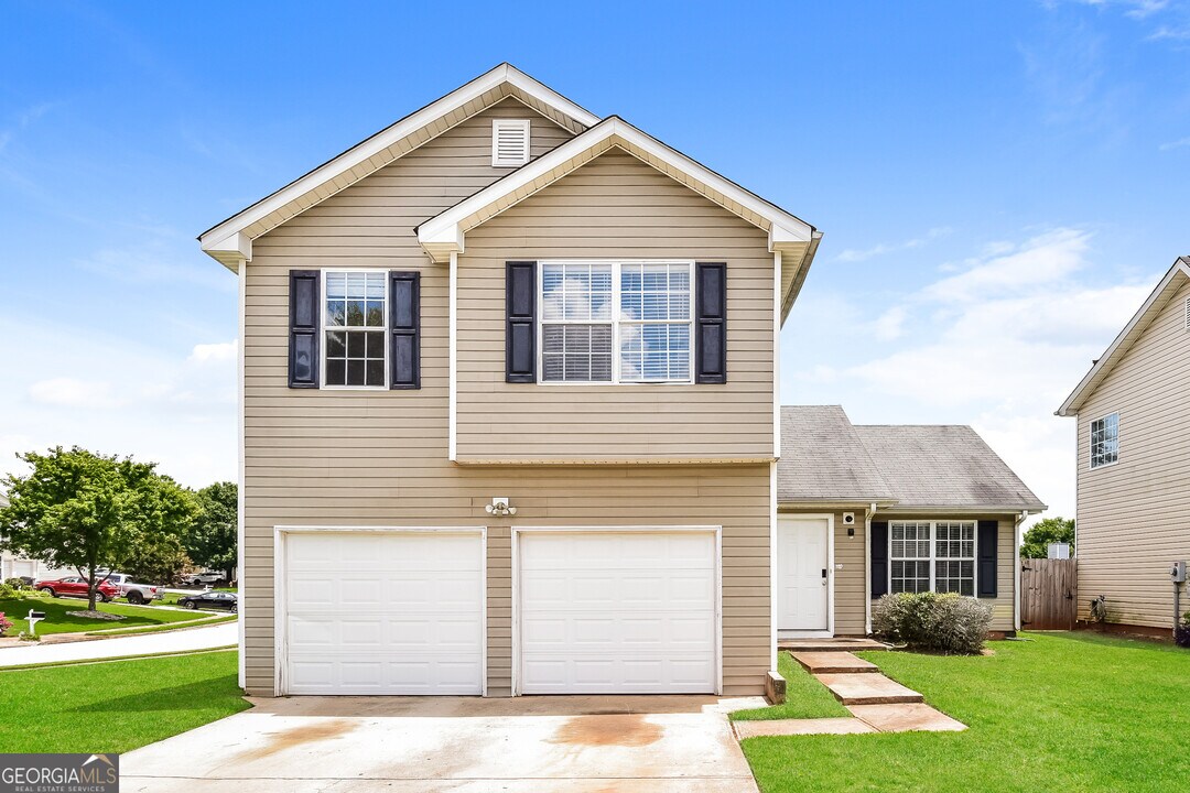 150 Hazelhurst Dr in Covington, GA - Foto de edificio