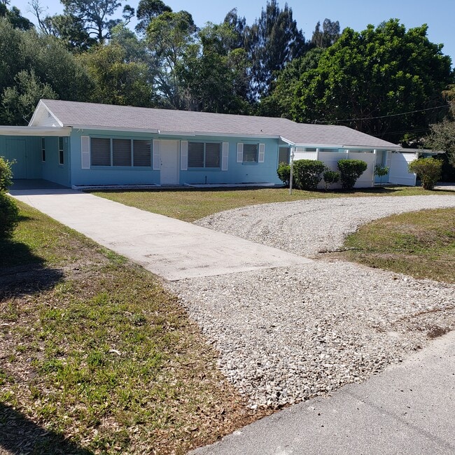 2061 50th Avenue, Unit House in Vero Beach, FL - Foto de edificio - Building Photo