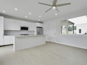 313 Blackson Ave in Austin, TX - Building Photo - Building Photo