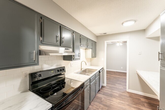 Northpark Apartments in Kansas City, MO - Foto de edificio - Interior Photo