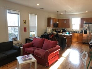 20 Delle Ave, Unit 2 in Boston, MA - Foto de edificio - Building Photo