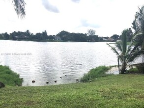 311 SW 100th Ave in Pembroke Pines, FL - Building Photo - Building Photo