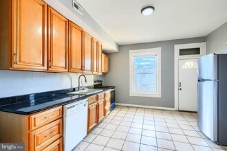 424 N Linwood Ave in Baltimore, MD - Building Photo - Building Photo