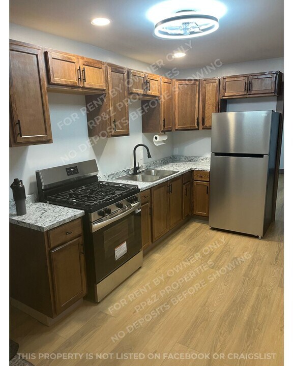 3418 Fenton Rd, Unit #5 in Flint, MI - Foto de edificio