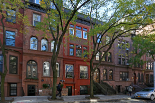 152 W 94th St in New York, NY - Building Photo
