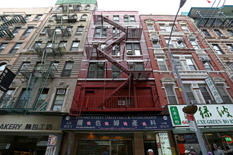 68 Bayard St in New York, NY - Building Photo - Building Photo