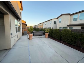 866 Wishon Ave W in Madera, CA - Building Photo - Building Photo