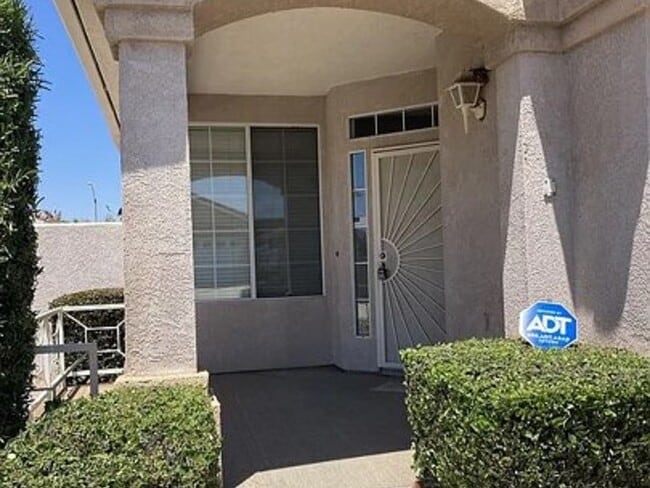 26805 China Dr in Menifee, CA - Building Photo - Building Photo
