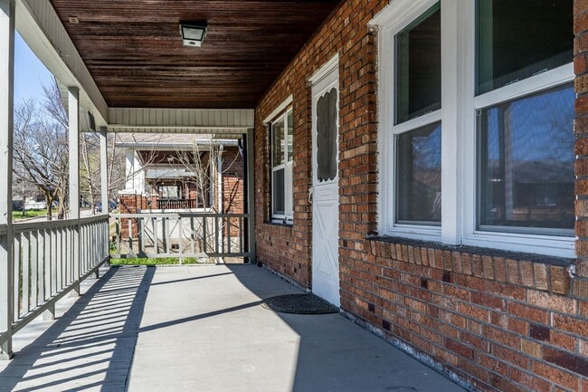 property at 606 Paris Ct