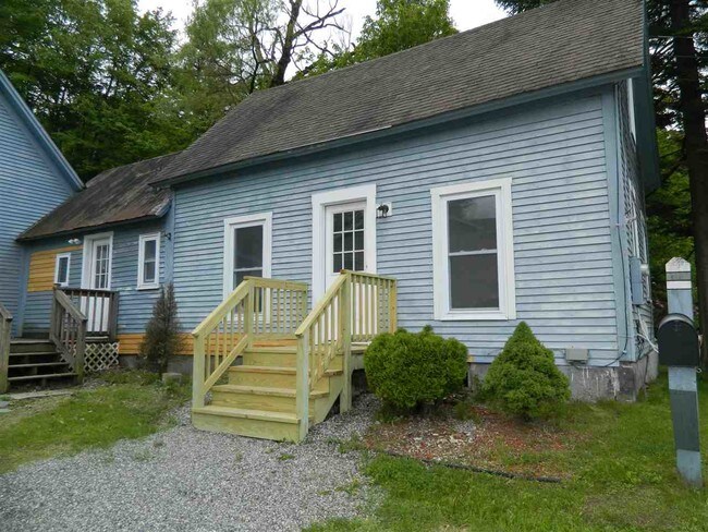 167 Pleasant St-Unit -A in Bristol, NH - Building Photo - Building Photo