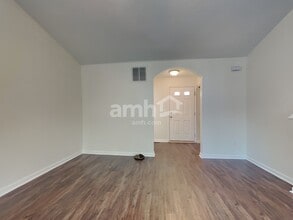 2133 Antoinette Way in Union, KY - Foto de edificio - Building Photo