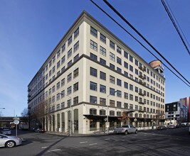 Marshall Wells Loft in Portland, OR - Foto de edificio - Building Photo