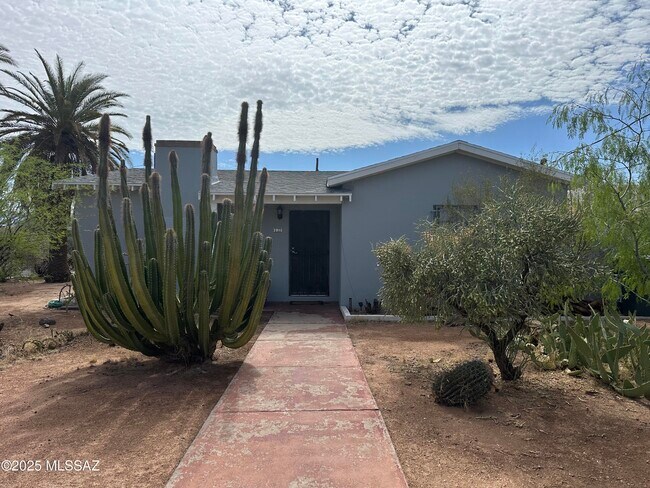 2856 N Cherry Ave in Tucson, AZ - Building Photo - Building Photo