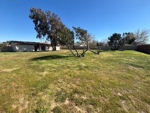 7574 Lincoln Ave in Hesperia, CA - Foto de edificio - Building Photo